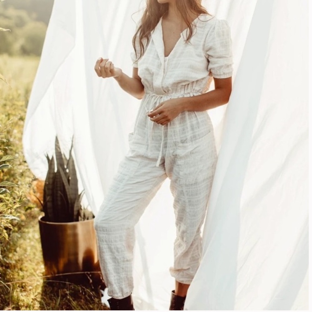 Kittenish Linen Oatmeal Jumpsuit size large
